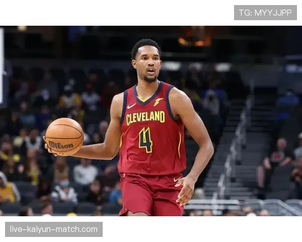 埃文·莫布里内线防守提升明显 对比新秀表现拉开差距