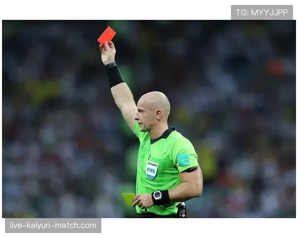 红牌停赛规则详解：处罚条件与复出时间判定标准